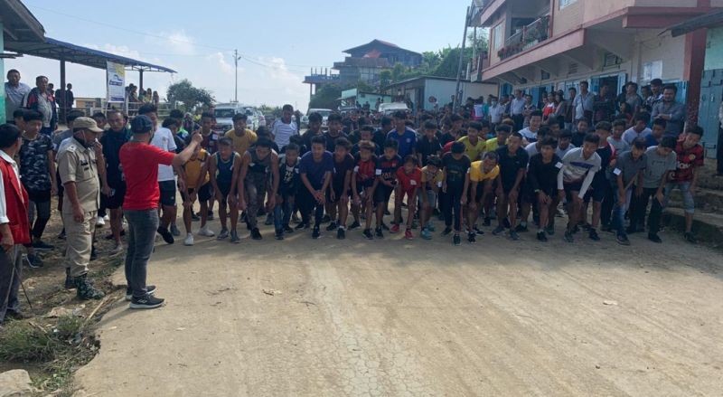 The mini marathon being flagged off in Pughoboto on November 6.